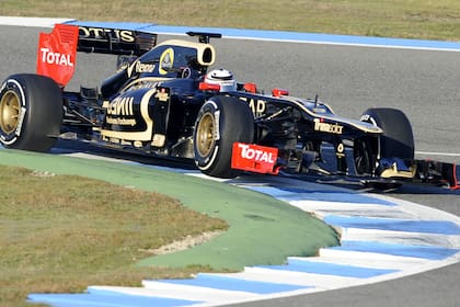Kimi Räikkönen conduce en 2012 el Lotus E20, el modelo que manejará Colapinto en Palermo, pero que este domingo aparecerá ploteado con el aspecto de un Alpine, su escudería.