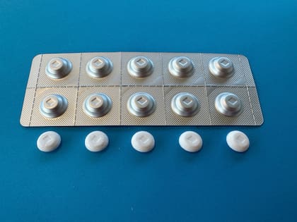 El LSD se introducía en los cócteles que las prostitutas ofrecían a sus clientes (Catalent via AP)