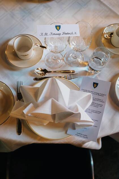 El lugar asignado al rey Federico X en la comida.