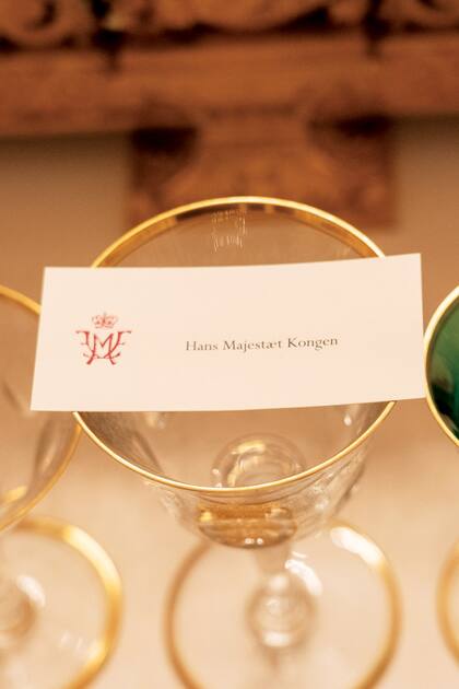 El lugar asignado para Su Maestad el Rey.