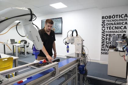 El lugar cuenta con simuladores para entrenarse en distintos oficios (Foto: GCBA)