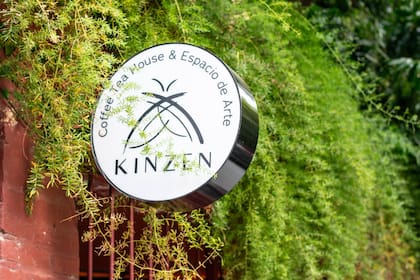 El lugar cuenta con un jardín zen, que hace que sus visitantes puedan volver a conectar con la naturaleza