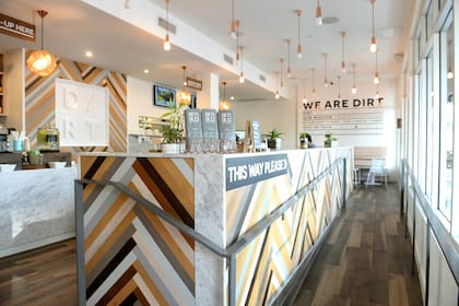 El lugar de comida saludable, Dirt