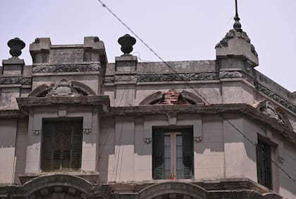 El lugar de la fachada donde se desprendió la mampostería