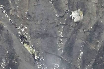 El lugar del accidente aéreo no es de fácil acceso, por lo que las tareas de búsqueda y rescate se demorarán