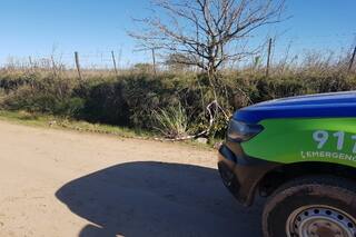 Llevaron un auto quemado a un depósito y en el asiento trasero había un cadáver