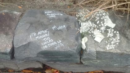 El lugar donde Macri dejó flores en homenaje a las víctimas del atentado