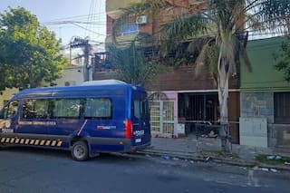 Agredió a su expareja con una manopla de hierro y un cuchillo y lo arrestaron