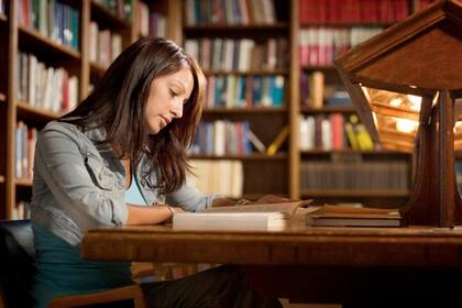 El lugar ideal para disfrutar a pleno del hábito es un rincón de lectura que te haga sentir bien, sin interrupciones