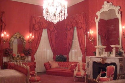 El lujoso dormitorio de Ruth Mills