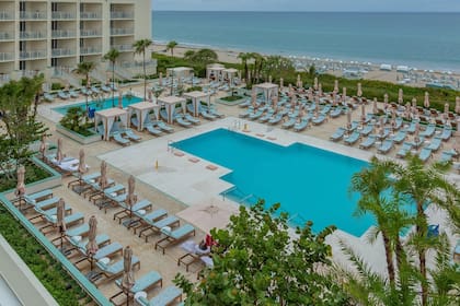El lujoso resort en Palm Beach está frente al mar y tiene habitaciones de más de US$8000 dólares