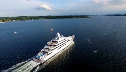 El lujoso yate ruso Amadea está valuado en US$325 millones (Web/alquilerdeyatesenibiza)