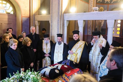 El lunes 19 de enero de 2026, en la Catedral Metropolitana de Atenas, cuatro sacerdotes pertenecientes a la Iglesia Ortodoxa Griega participaron del último adiós a la princesa
