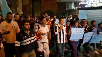 El lunes, después de la muerte de Emanuel Balbo, hinchas de varios clubes cordobeses realizaron una marcha
