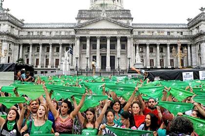 Miles de mujeres marcharon al Congreso para pedir la legalización del aborto