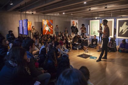 El MACBA, lugar de encuentro entre arte y astrología