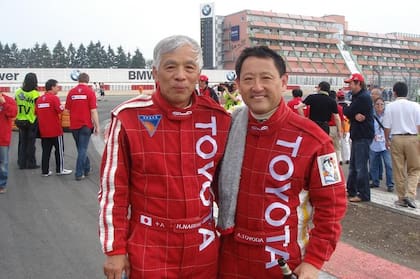 El maestro junto a su alumno (Toyota Motor Corporation)
