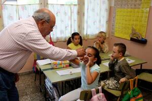 El artesano que salvó de la extinción una lengua que hoy utilizan con fluidez todos los chicos de una isla española