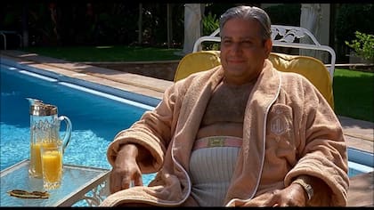 El magnate Jack Lipnick (Michael Lerner) está inspirado en varios de los directores de los grandes estudios en los 40, desde Louis B. Mayer, pasando por Harry Cohn y Jack Warner