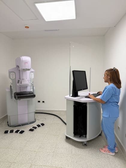 El mamógrafo digital es parte de la actualización del equipamientos para estudios con indicación médica