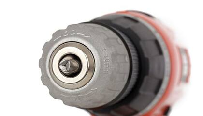 El mandril es la pieza fundamental del taladro, allí se introduce la broca (mecha) que se usará para perforar.