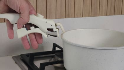 El mango desmontable se puede utilizar en todas las piezas de la colección