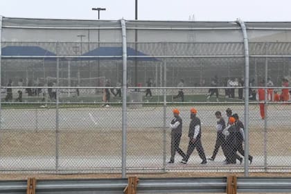 El mantenimiento de los centros de detención es el mayor gasto del proceso de deportación, según el informe del TRAC