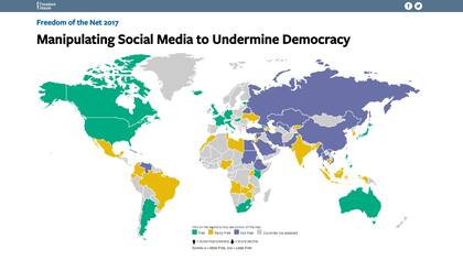 El mapa marca en verde los países con más libertad de expresión digital, en violeta los que imponen más freno a la expresión en redes
