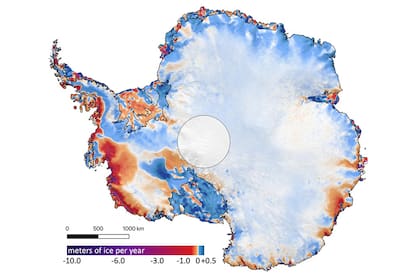 El mapa que obtuvo la NASA demuestra, con diferentes colores, el adelgazamiento de la capa de hielo de la Antártida