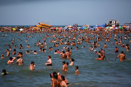 El mar es un alivio frente a las altas temperaturas