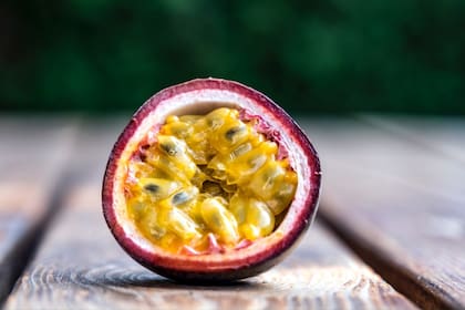 El maracuyá una fruta que posee varios efectos que son beneficiosos para el cuidado de la salud