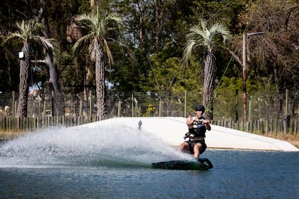 El marco del encuentro fue ideal: un club de playa para practicar y aprender Wakeboard.
