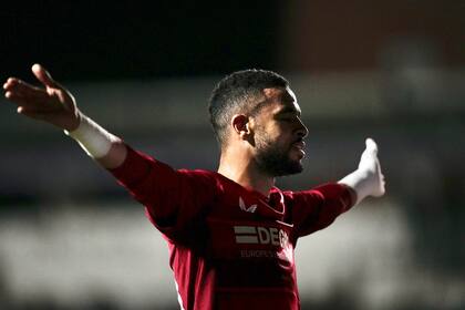 El marroquí Youness En-Nesyri marcó un hat-trick en la goleada de Sevilla a Linares.