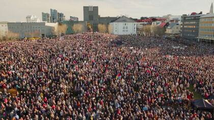 El martes 24 de octubre, decenas de miles de mujeres en Islandia se negaron a trabajar y salieron a las calles a manifestarse por la igualdad de género