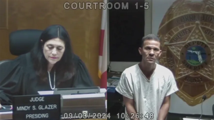 El martes, Gilber Caro compareció ante la jueza de Miami-Dade Mindy Glazer, quien le impuso una fianza de 15.000 dólares