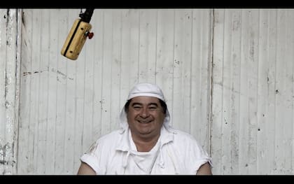 El matarife Charly Vera, uno de los protagonistas de Todo sobre el asado