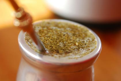 El mate tiene propiedades antioxidantes que, junto con las de la menta, se potencian para mejorar la salud neuronal