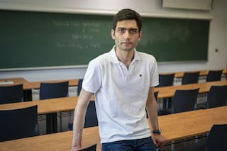 El prodigioso matemático que trata de resolver una conjetura que premia su solución con un millón de dólares