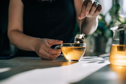 El material de las bolsitas del té es una fuente de microplásticos