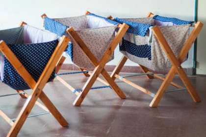 El material para realizar las cunas de tipo catre fue donado por una empresa maderera