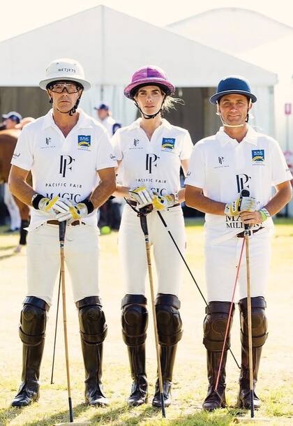 El matrimonio
argentino formó
parte del equipo
Pacific Fair junto al
polista Rob Archibald
y enfrentó a The Star
Gold Coast, el equipo
de la sobrina del rey
Carlos.