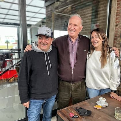 El matrimonio con el Dr. @sabsaydaniel abogado catedrático y constitucionalista.
Escribió, entre otros libros, La Constitución de los Argentinos y Manual de Derecho Constitucional.