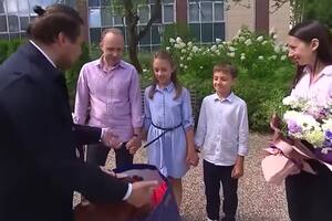 El matrimonio de espías rusos con sus hijos nacidos en la Argentina