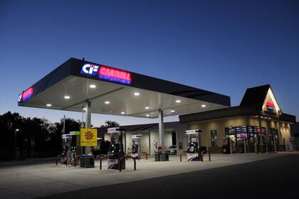 El matrimonio planea compartir el premio de US$150.000 con su familia