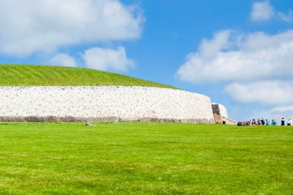 El mausoleo fue construido en el año 3200 antes de Cristo, unos siete siglos antes que la más antigua primámida egipcia