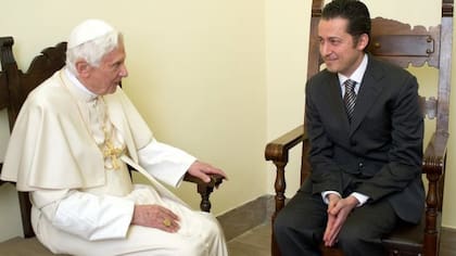 El mayordomo de Benedicto XVI estuvo preso por filtrar los documentos.