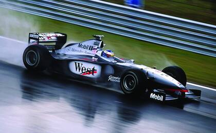 El McLaren MP 4-13 de 1998. Quizás el último auto lindo de la F1