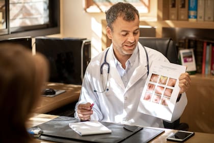 El médico Facundo Pereyra diseñó un método para sanar el intestino