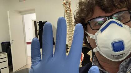 El médico fisioterapista Marco de Angelis