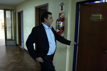 El médico Leandro Federico Alem entre a la fiscalía a declarar. Aguirre todavía se encontraba redondeado su declaración